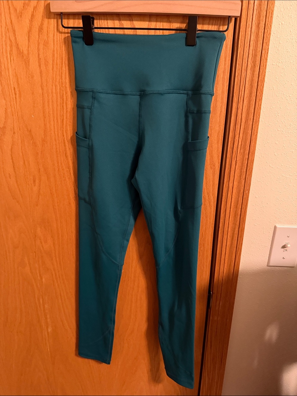 NWOT ZYIA Vibrations Teal High-Waist Leggings with Side Pockets